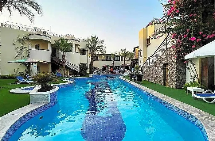 Naama 2*